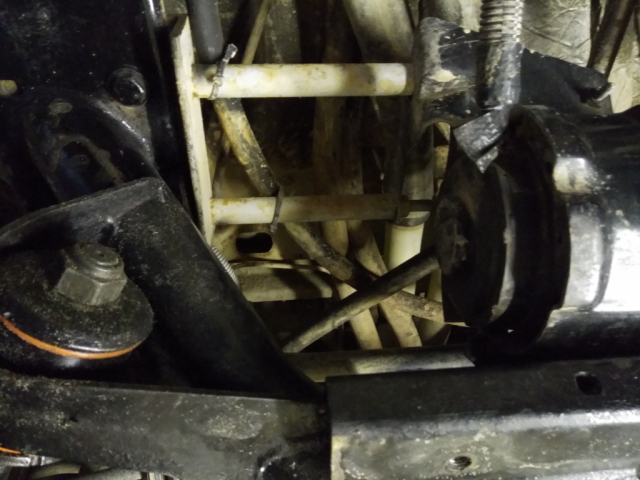 4 Détail fixation~1.jpg